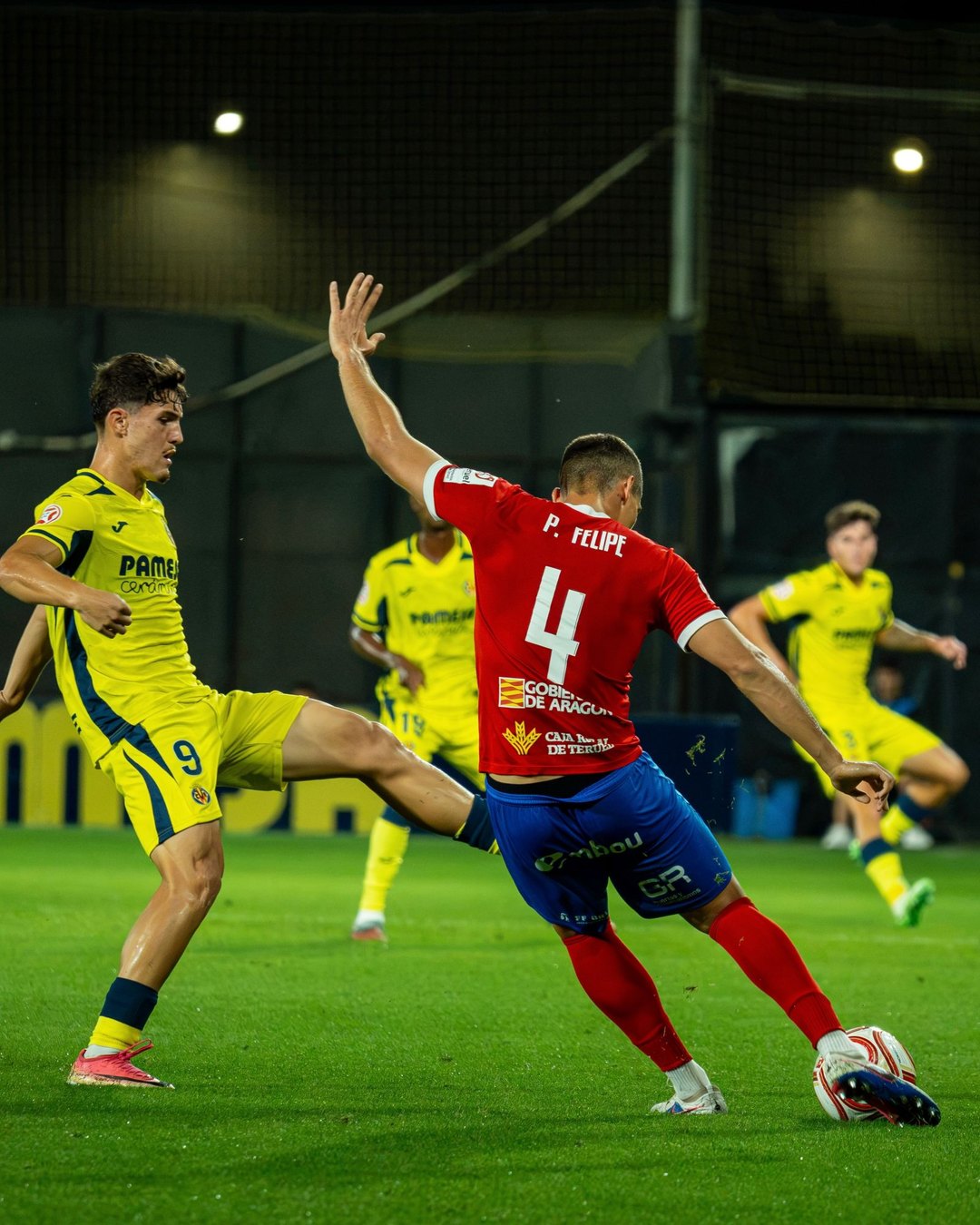 Un doblete de Fofana en el tramo final castiga a un CD Teruel muy serio en el Mini Estadi (2-0)