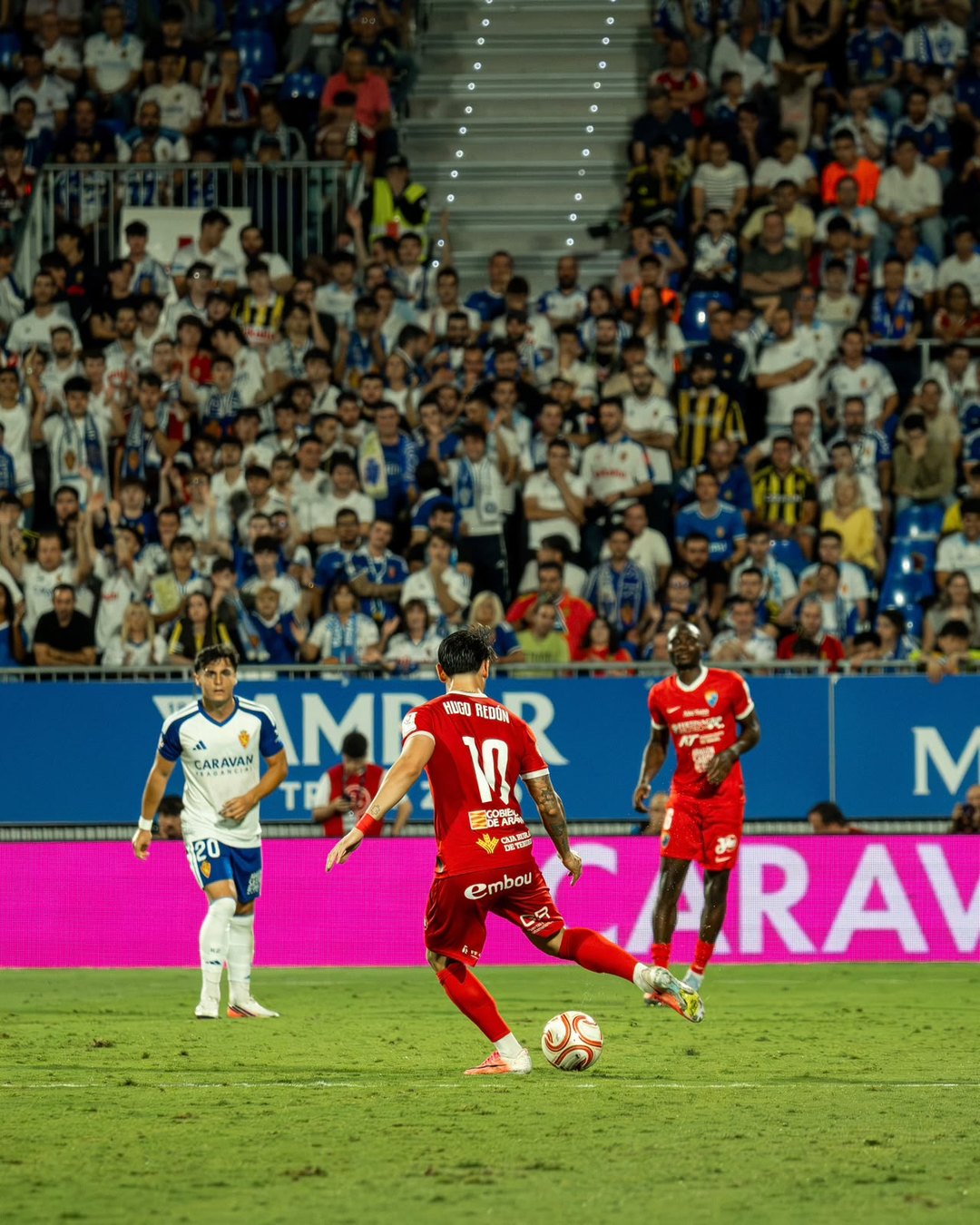 El CD Teruel cae ante el Real Zaragoza en el Ibercaja Estadio tras adelantarse con un penalti de Sergio Moreno (4-1)